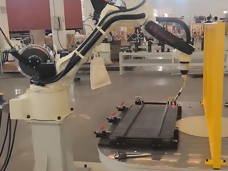 Horizontal rotation welding workstation